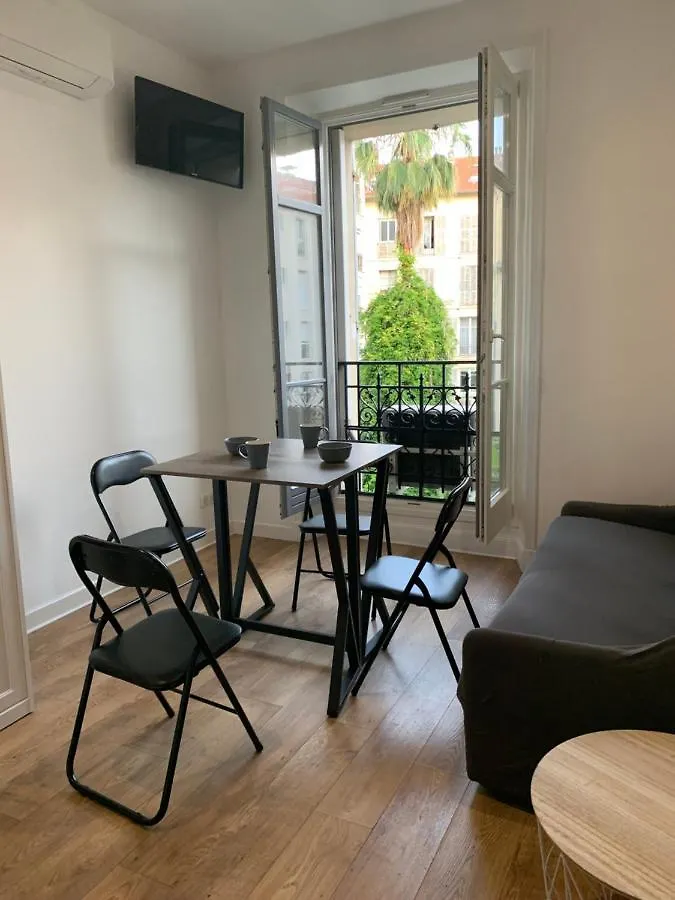 Apartment Nice Centre: A 300M De La Mer Et De La Promenade Des Anglais